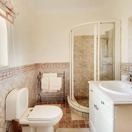 Lisianto Βίλα Αλμπουφέιρα